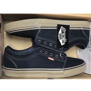 vans chukka low navy